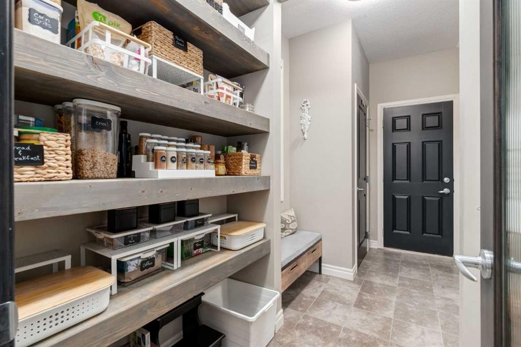 444 Evansglen Drive Nw, Calgary, AB - Indoor