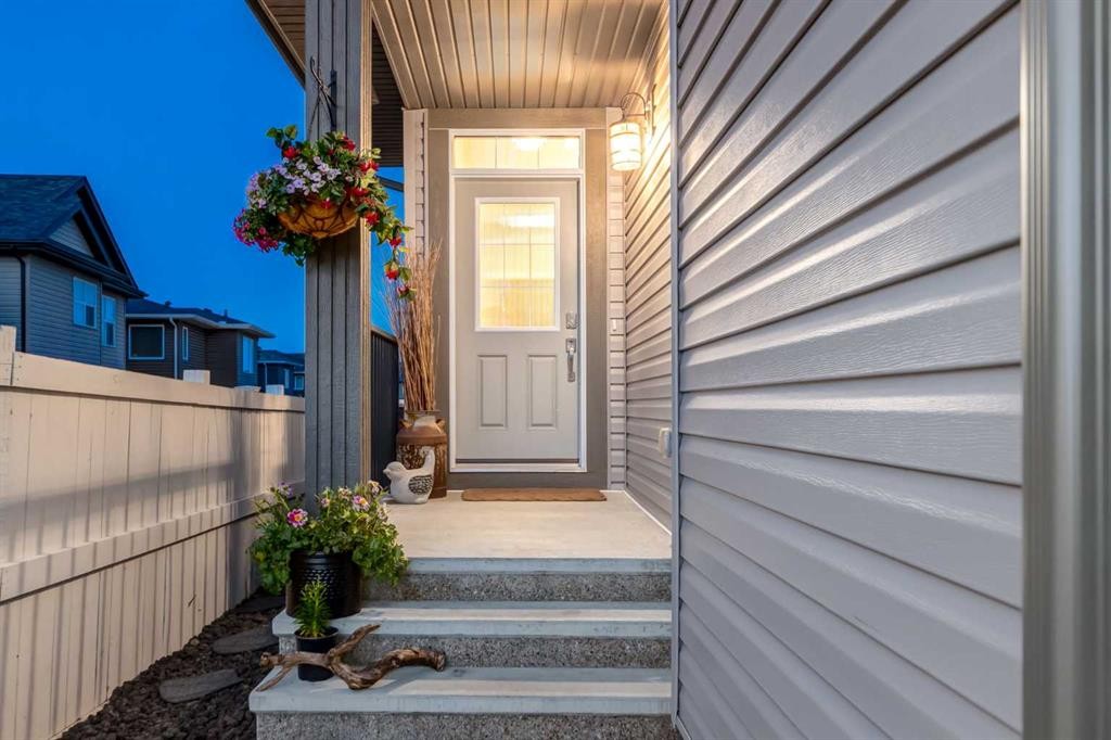 444 Evansglen Drive Nw, Calgary, AB - Outdoor With Exterior