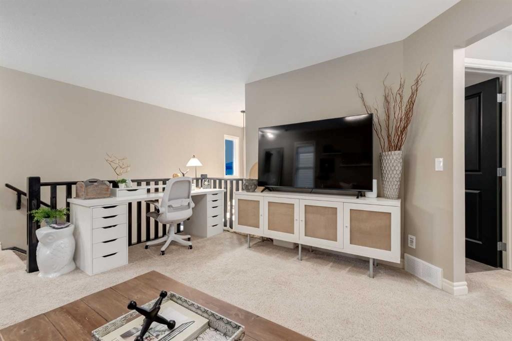 444 Evansglen Drive Nw, Calgary, AB - Indoor