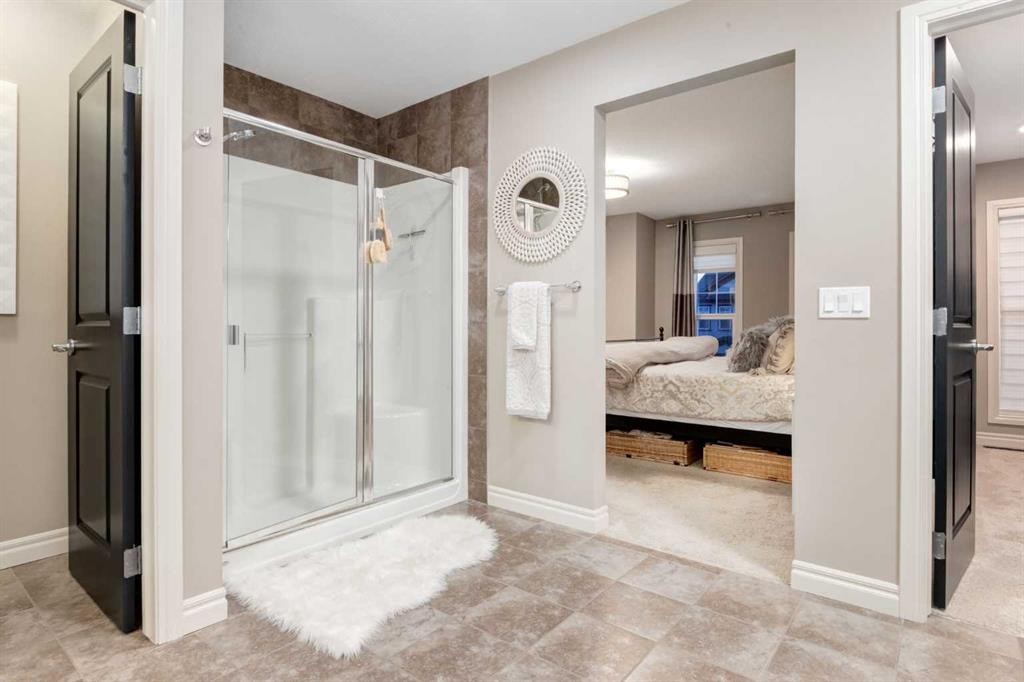 444 Evansglen Drive Nw, Calgary, AB - Indoor