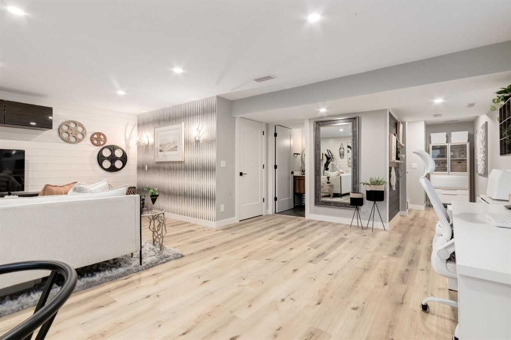 444 Evansglen Drive Nw, Calgary, AB - Indoor