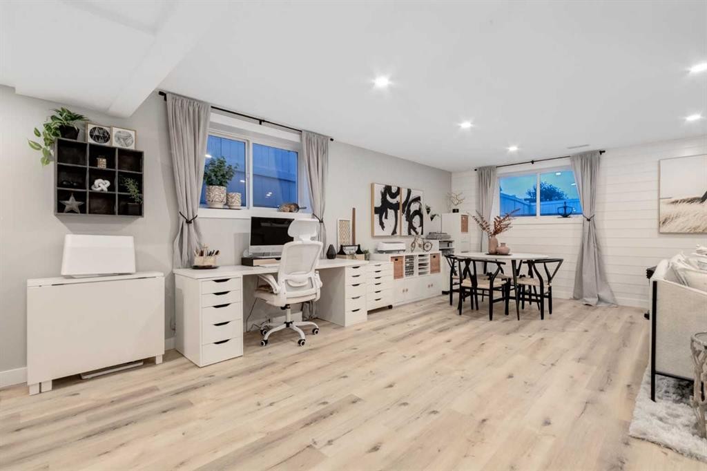 444 Evansglen Drive Nw, Calgary, AB - Indoor