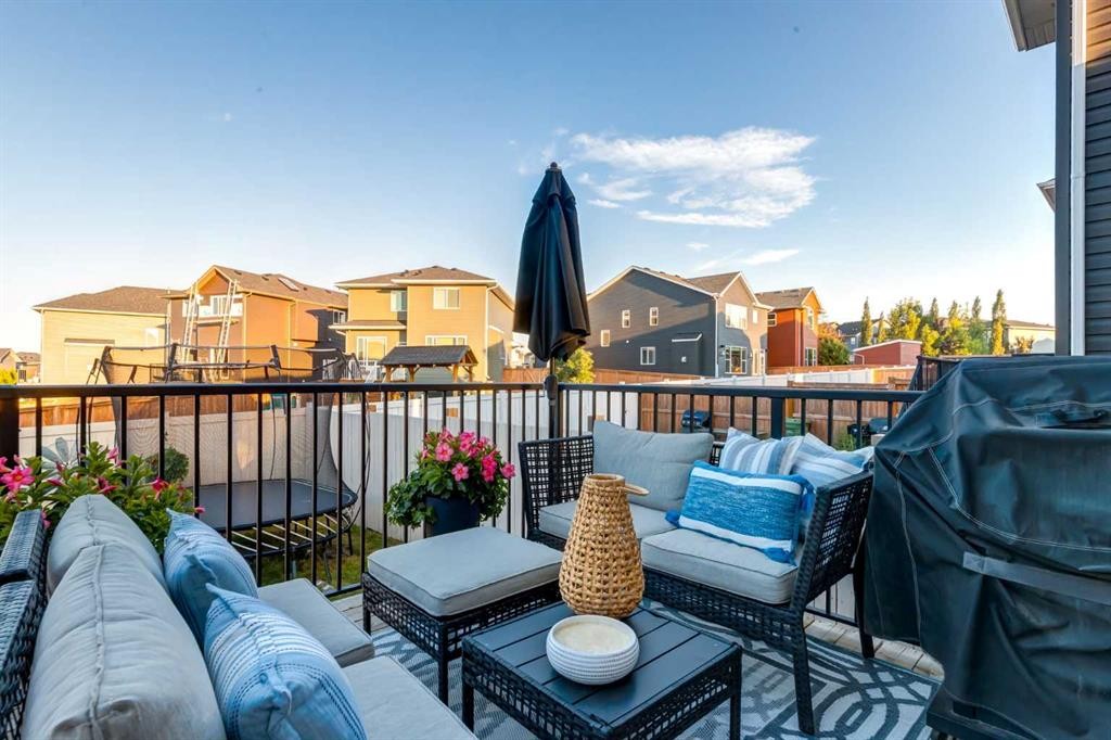 444 Evansglen Drive Nw, Calgary, AB - Outdoor With Deck Patio Veranda