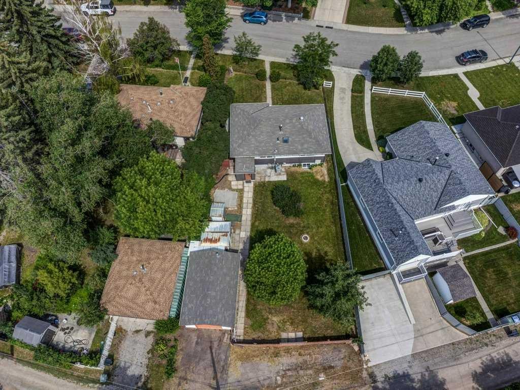 2056 Cottonwood Crescent Se, Calgary, AB - Outdoor With View