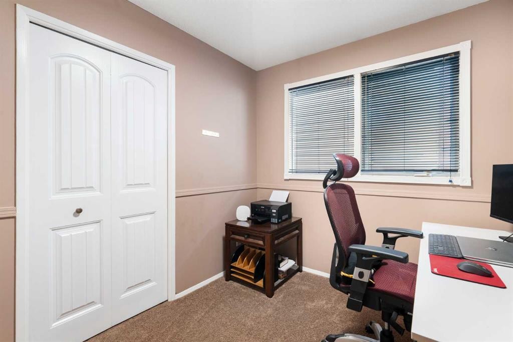 48 Deermont Way Se, Calgary, AB - Indoor Photo Showing Office