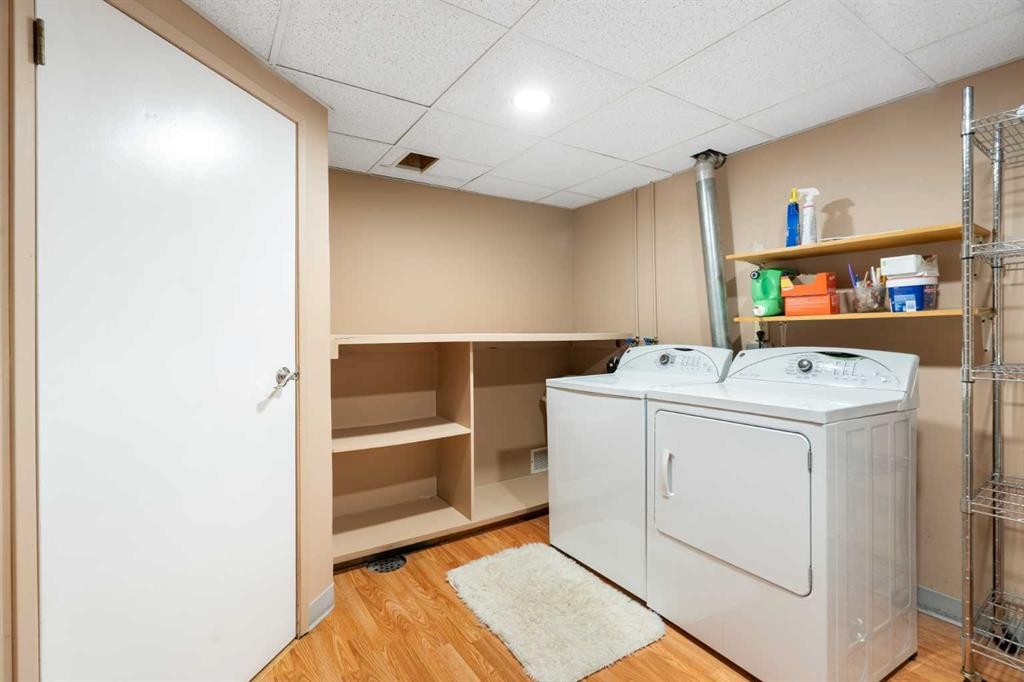 48 Deermont Way Se, Calgary, AB - Indoor Photo Showing Laundry Room
