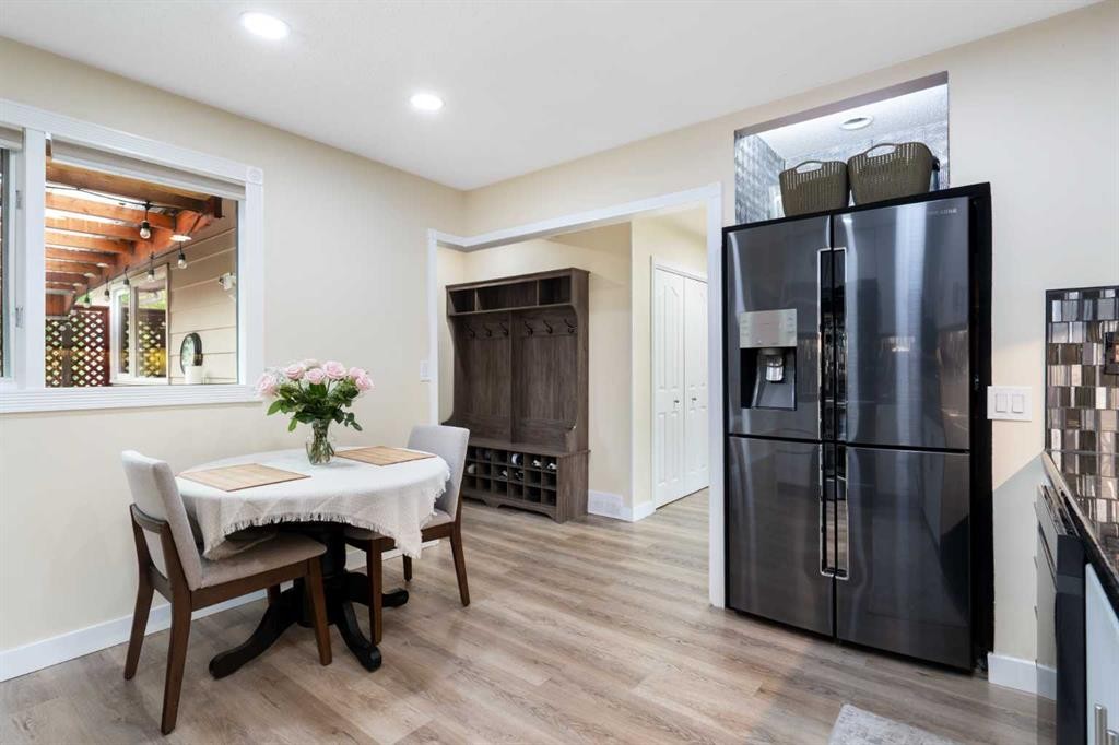 48 Deermont Way Se, Calgary, AB - Indoor Photo Showing Dining Room