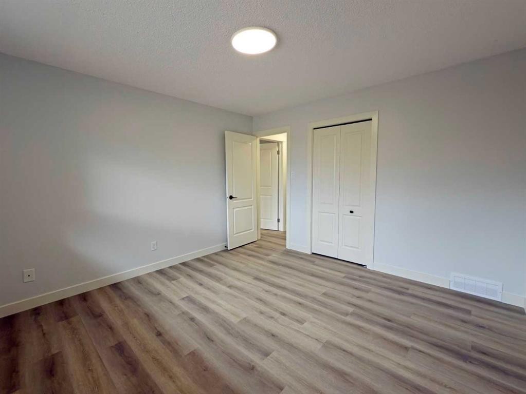7032 78 Street Nw, Calgary, AB - Indoor Photo Showing Other Room