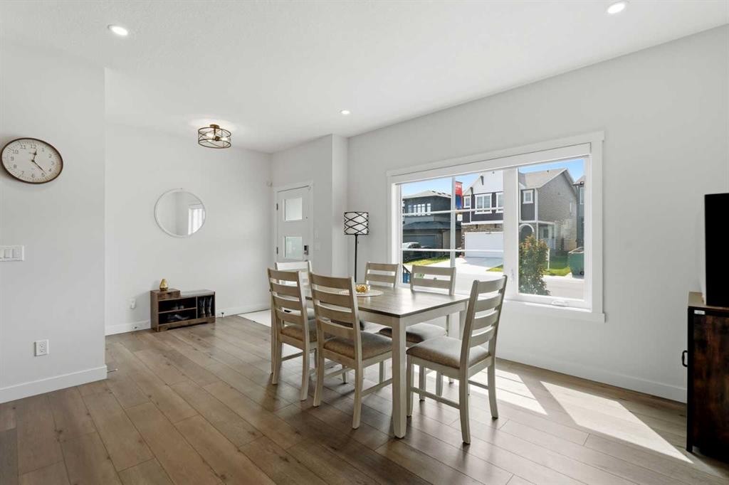 52 Emberside Grove, Cochrane, AB - Indoor Photo Showing Dining Room