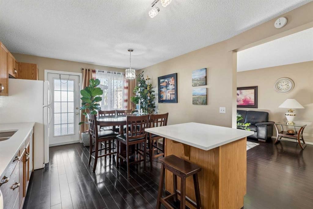 100 Applemont Close Se, Calgary, AB - Indoor