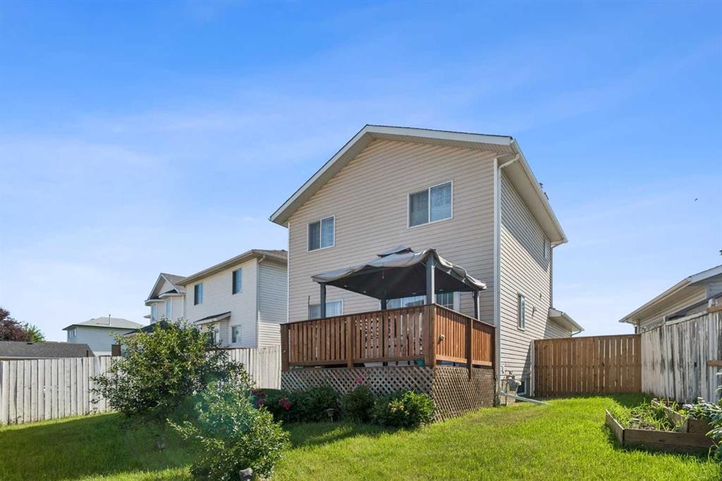 100 Applemont Close Se, Calgary, AB - Outdoor With Exterior