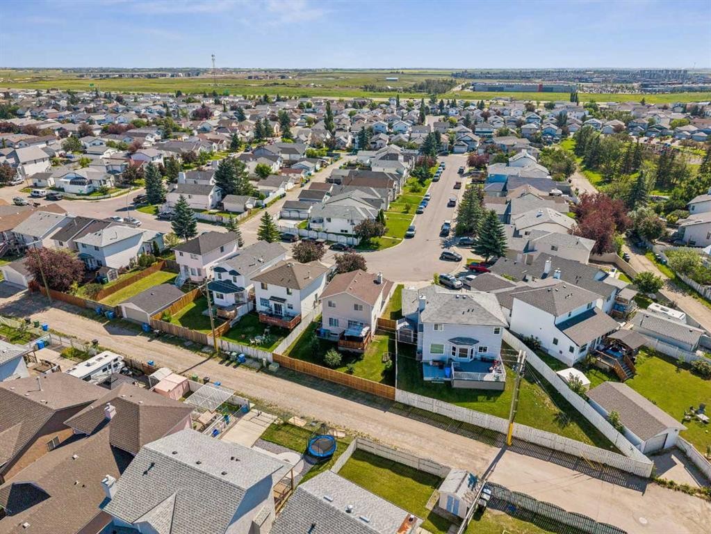 100 Applemont Close Se, Calgary, AB - Outdoor With View