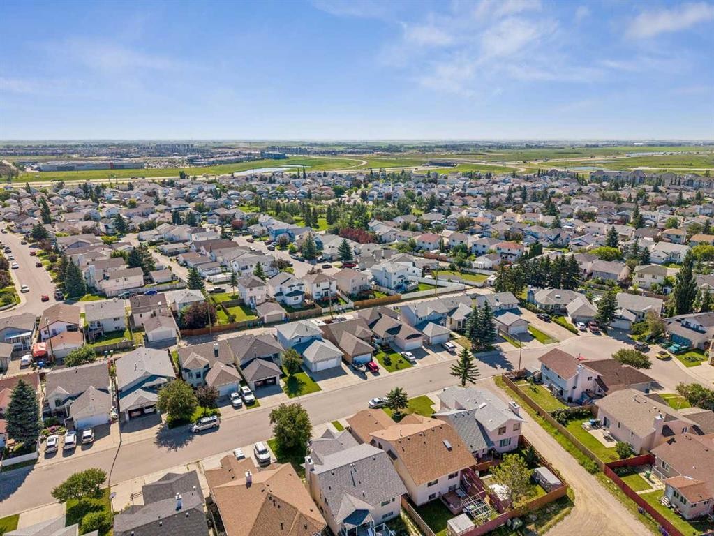 100 Applemont Close Se, Calgary, AB - Outdoor With View
