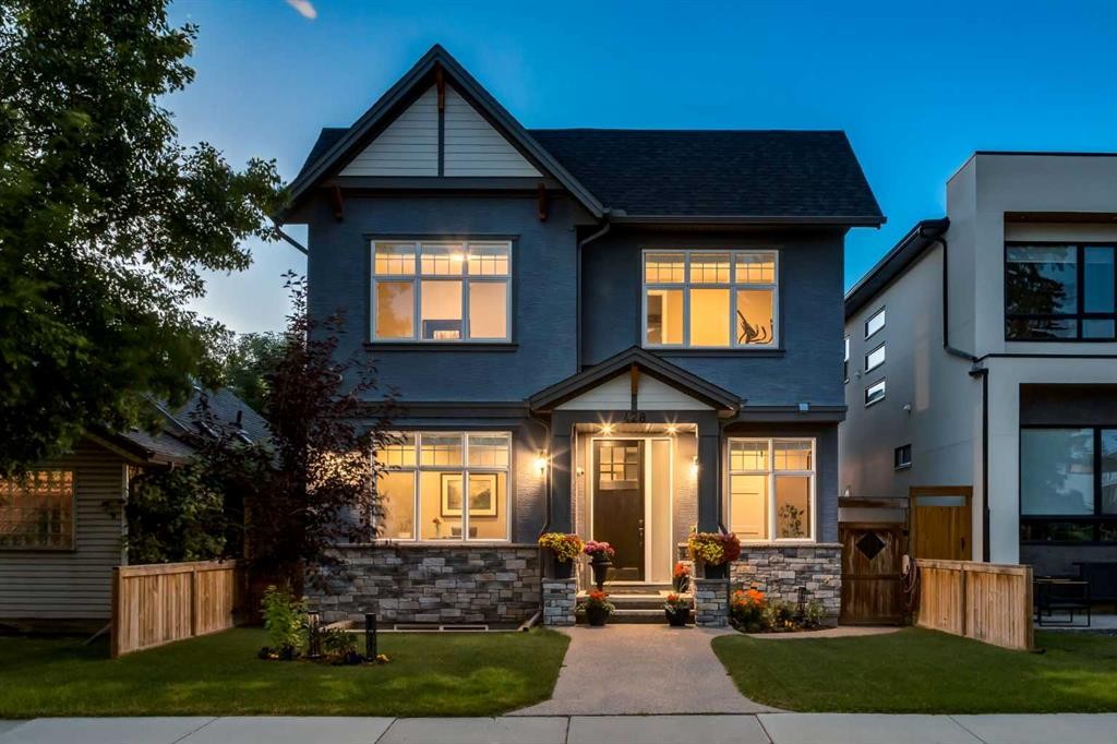 428 21 Avenue Ne, Calgary, AB - Outdoor With Facade
