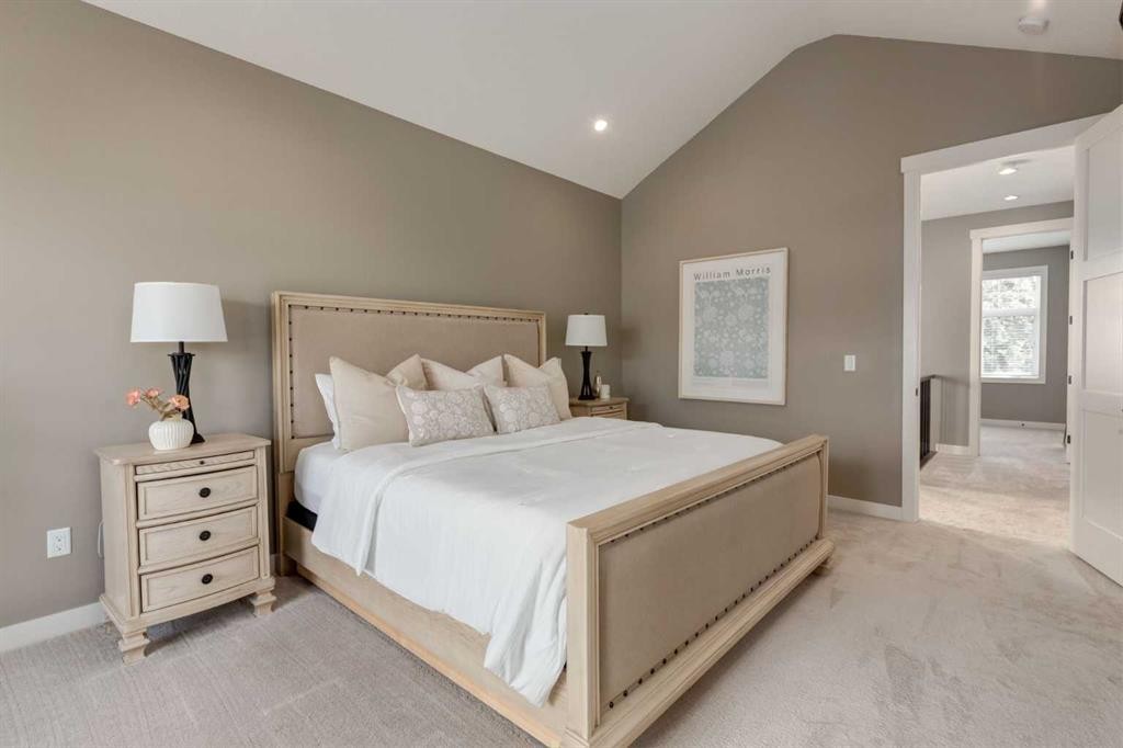428 21 Avenue Ne, Calgary, AB - Indoor Photo Showing Bedroom