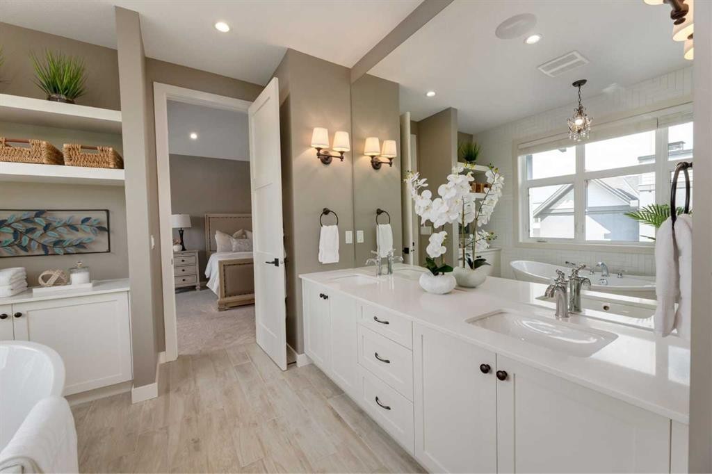 428 21 Avenue Ne, Calgary, AB - Indoor Photo Showing Bathroom