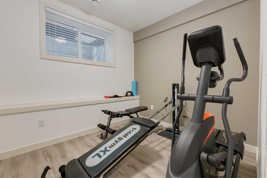 428 21 Avenue Ne, Calgary, AB - Indoor Photo Showing Gym Room