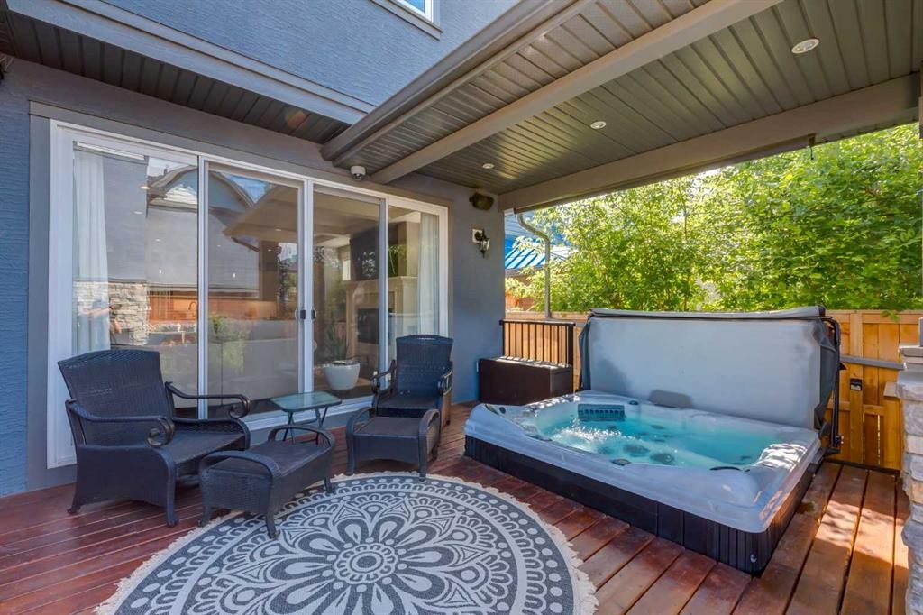 428 21 Avenue Ne, Calgary, AB - Outdoor With Deck Patio Veranda With Exterior