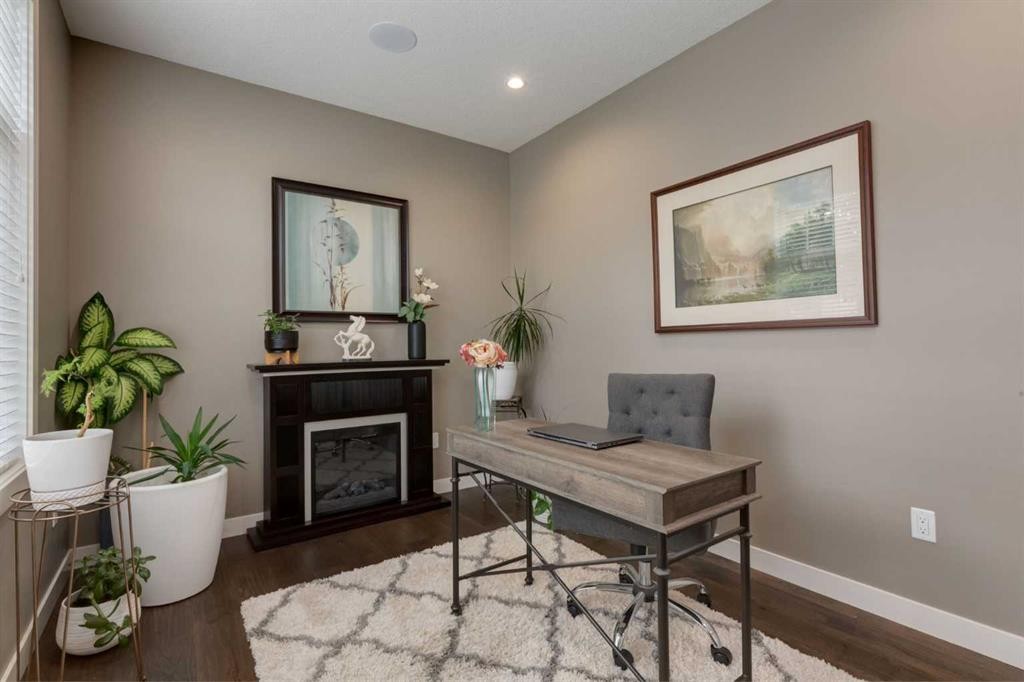 428 21 Avenue Ne, Calgary, AB - Indoor