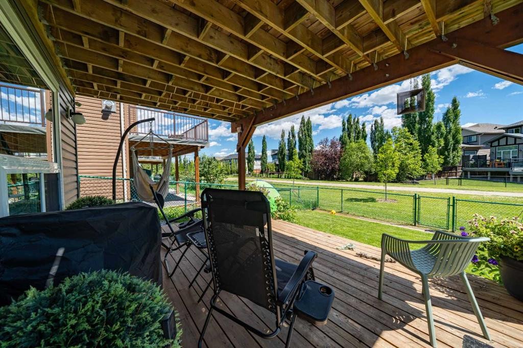 144 Everhollow Street Sw, Calgary, AB - Outdoor With Exterior