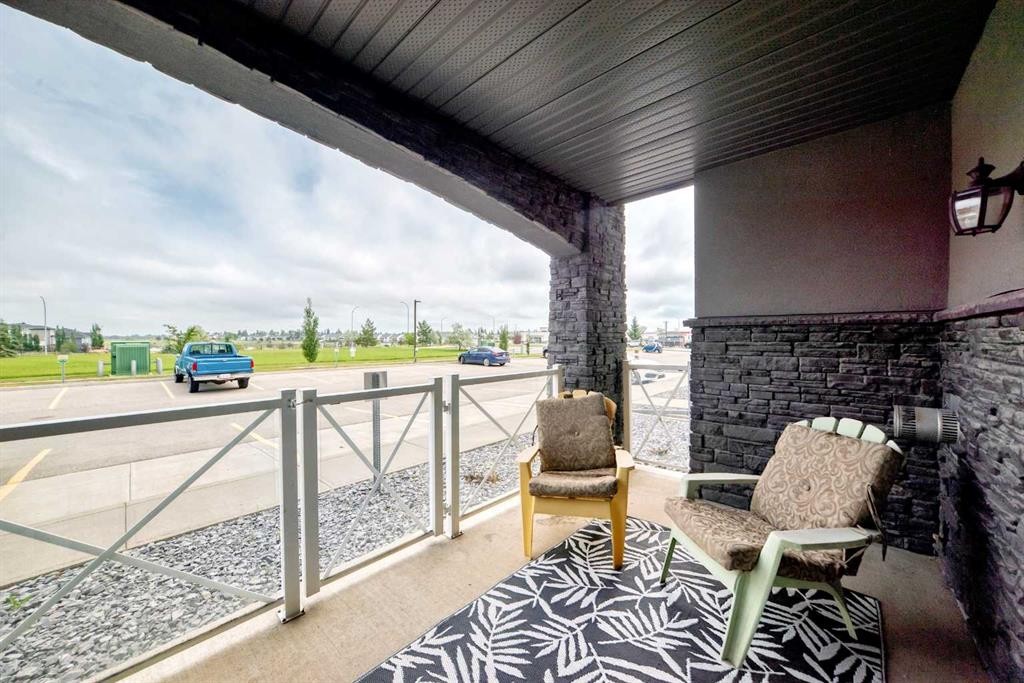 113-1005A Westmount Drive, Strathmore, AB - Outdoor