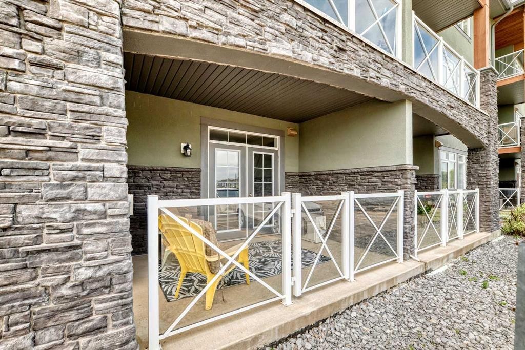 113-1005A Westmount Drive, Strathmore, AB - Outdoor With Exterior