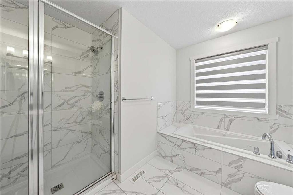 44 Saddlestone Way Ne, Calgary, AB - Indoor Photo Showing Bathroom