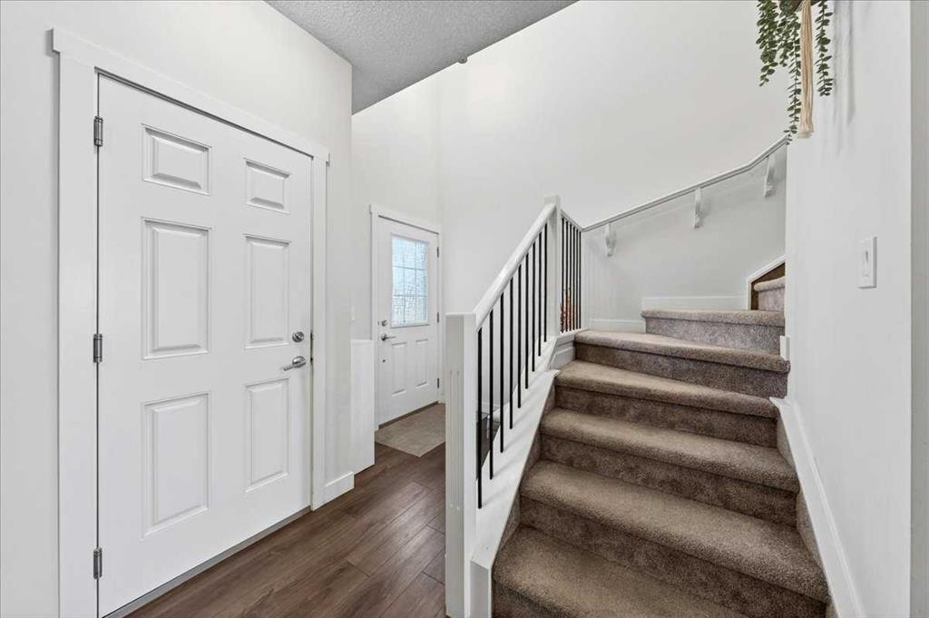 44 Saddlestone Way Ne, Calgary, AB - Indoor Photo Showing Other Room