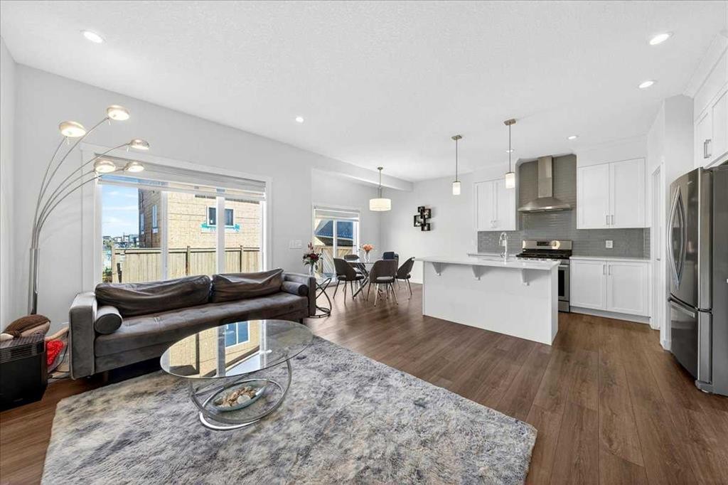 44 Saddlestone Way Ne, Calgary, AB - Indoor