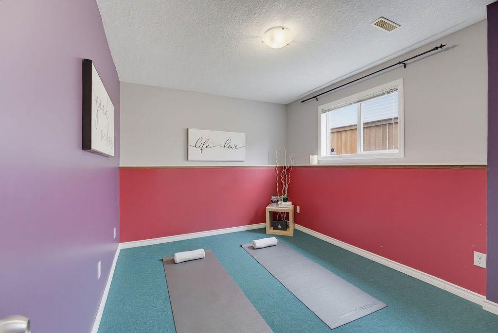 359 Hidden Ranch Place Nw, Calgary, AB - Indoor Photo Showing Other Room