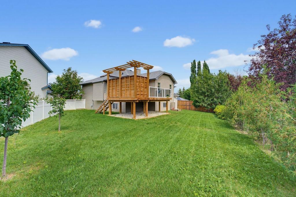 359 Hidden Ranch Place Nw, Calgary, AB - Outdoor
