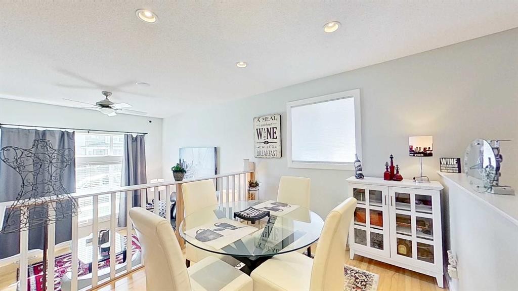 7 Bridlecrest Boulevard Sw, Calgary, AB - Indoor Photo Showing Dining Room
