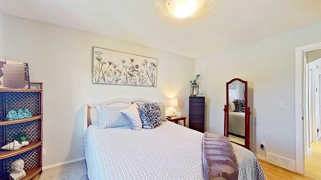 7 Bridlecrest Boulevard Sw, Calgary, AB - Indoor Photo Showing Bedroom