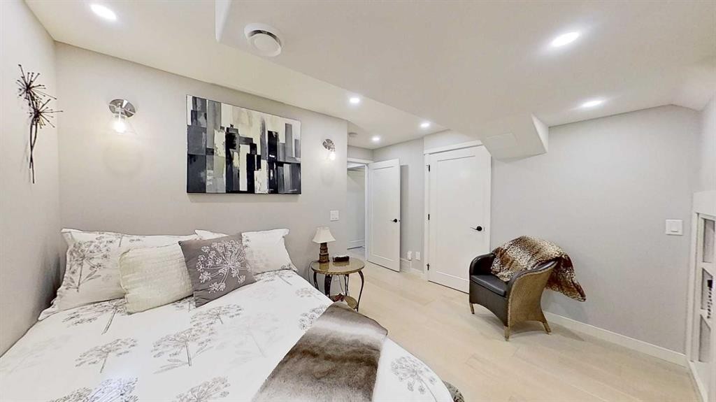 7 Bridlecrest Boulevard Sw, Calgary, AB - Indoor
