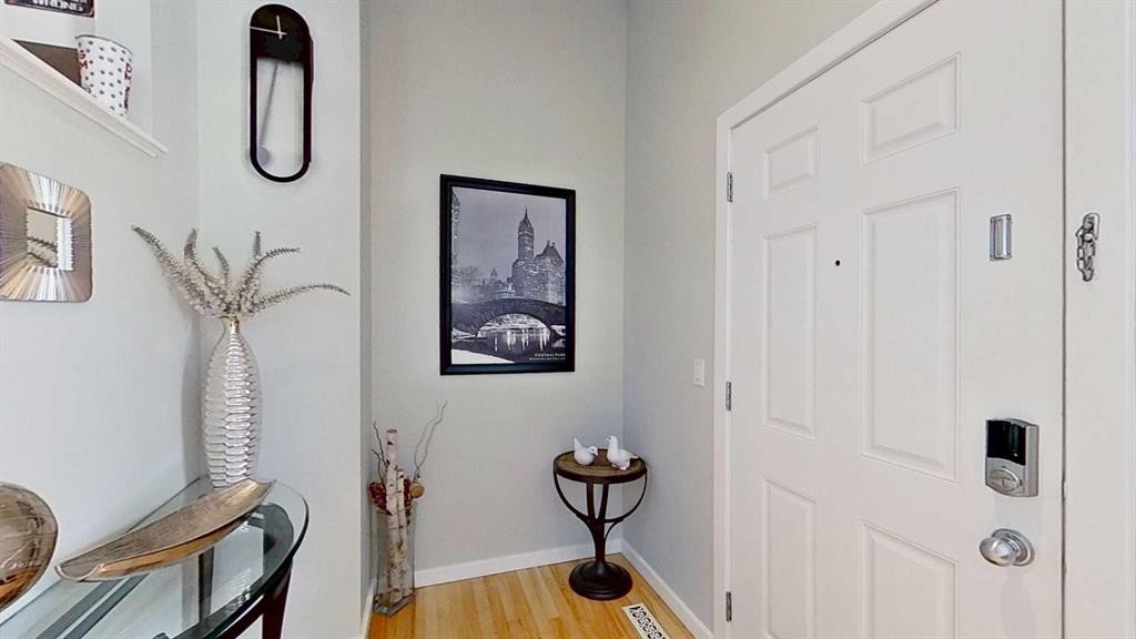 7 Bridlecrest Boulevard Sw, Calgary, AB - Indoor Photo Showing Other Room