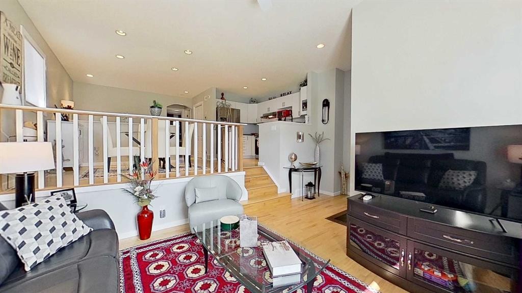 7 Bridlecrest Boulevard Sw, Calgary, AB - Indoor