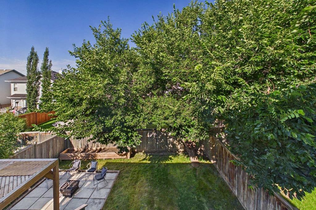 70 Coventry Crescent Ne, Calgary, AB - Outdoor