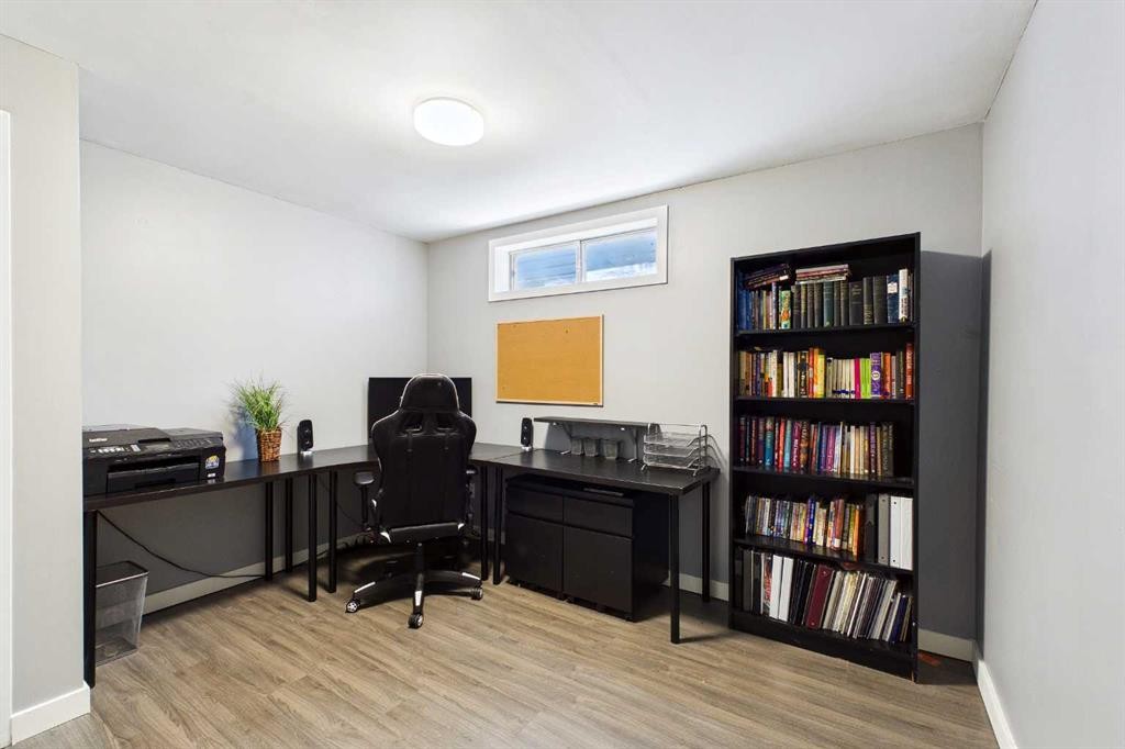 70 Coventry Crescent Ne, Calgary, AB - Indoor Photo Showing Office