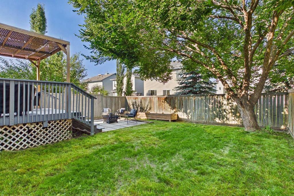 70 Coventry Crescent Ne, Calgary, AB - Outdoor