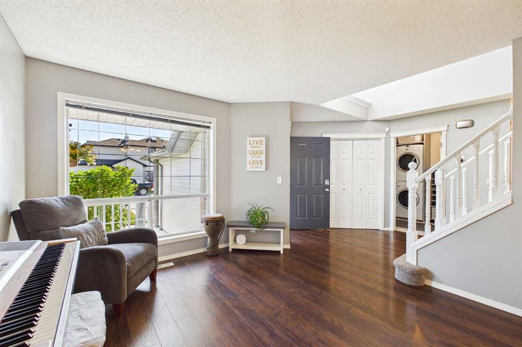 70 Coventry Crescent Ne, Calgary, AB - Indoor