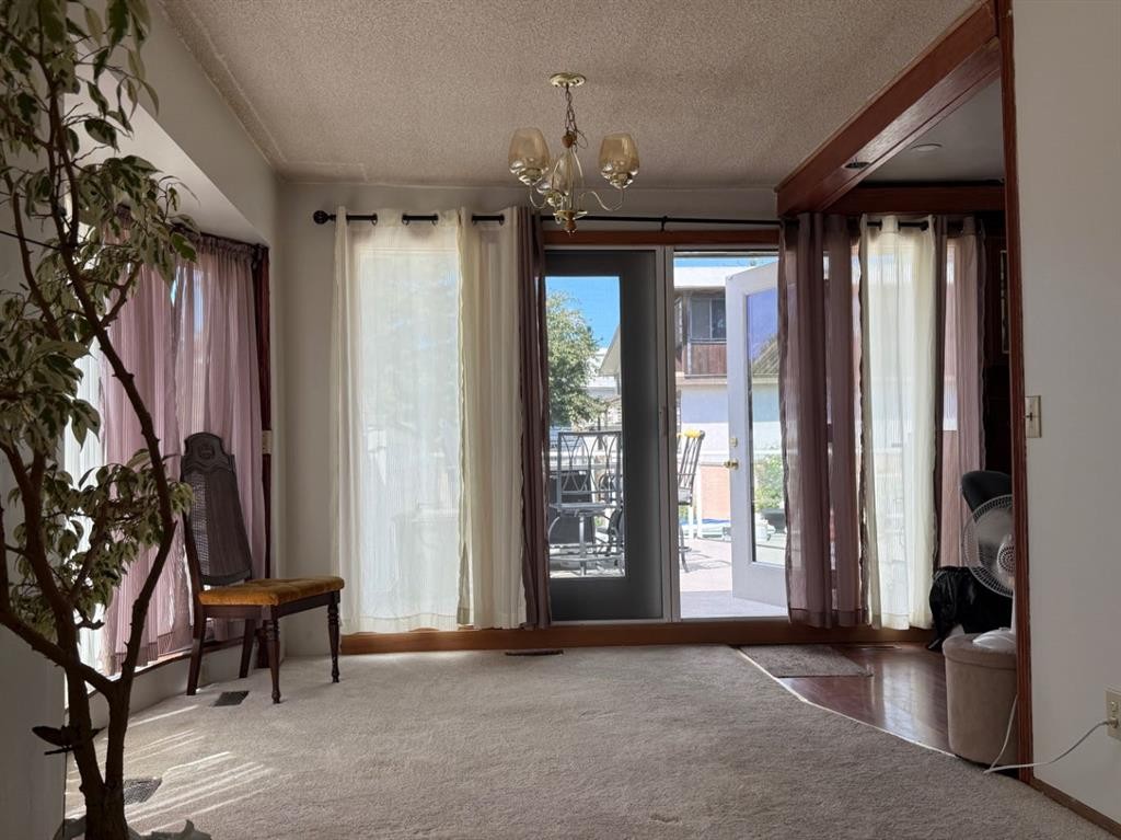 6803 Dalmeny Gate Nw, Calgary, AB - Indoor Photo Showing Other Room