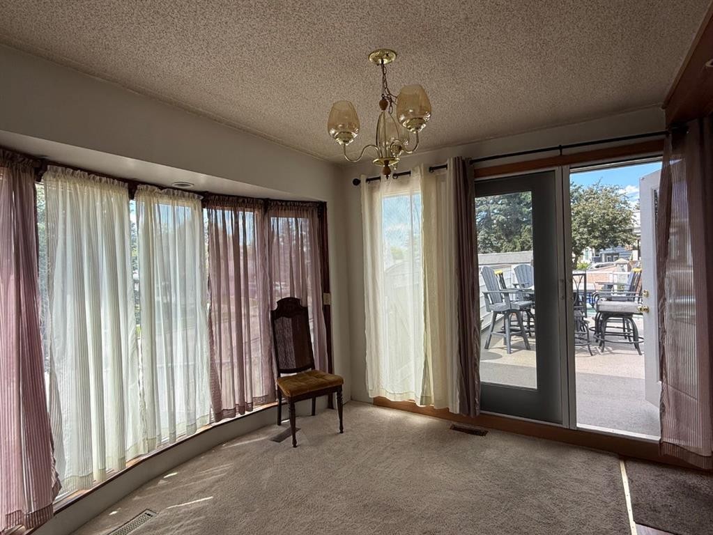 6803 Dalmeny Gate Nw, Calgary, AB - Indoor Photo Showing Other Room