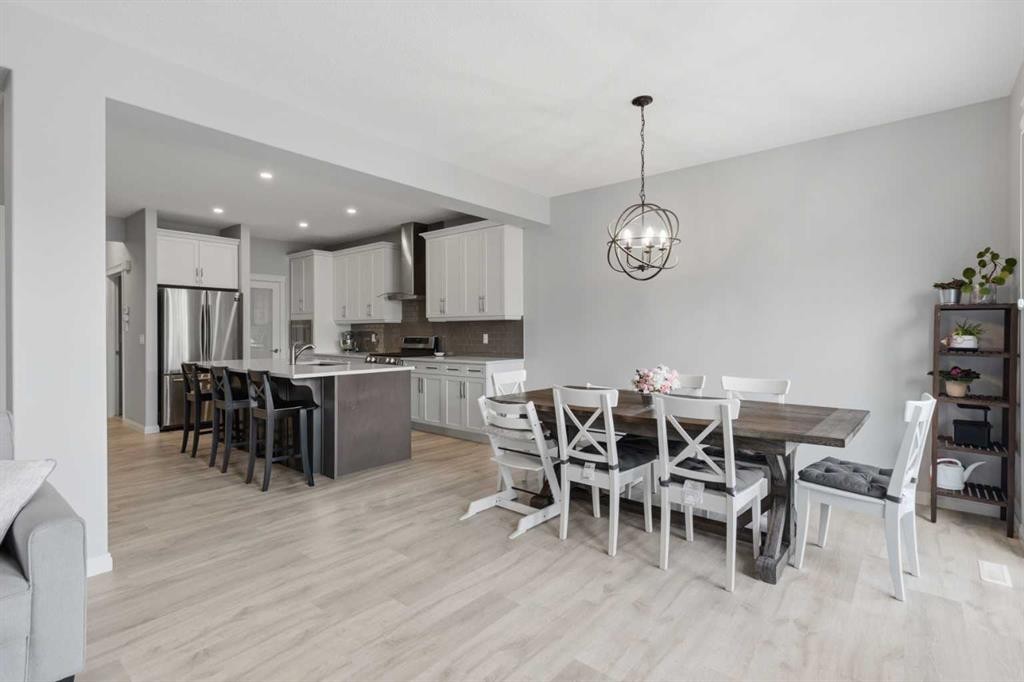 283 Nolanhurst Crescent Nw, Calgary, AB - Indoor Photo Showing Dining Room