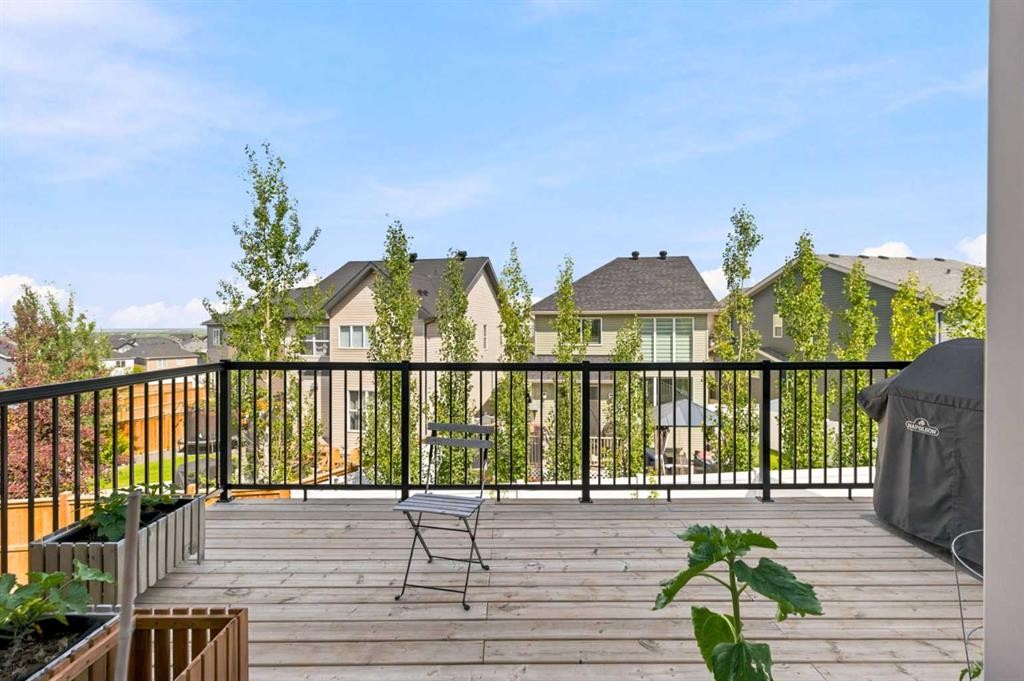 283 Nolanhurst Crescent Nw, Calgary, AB - Outdoor With Exterior