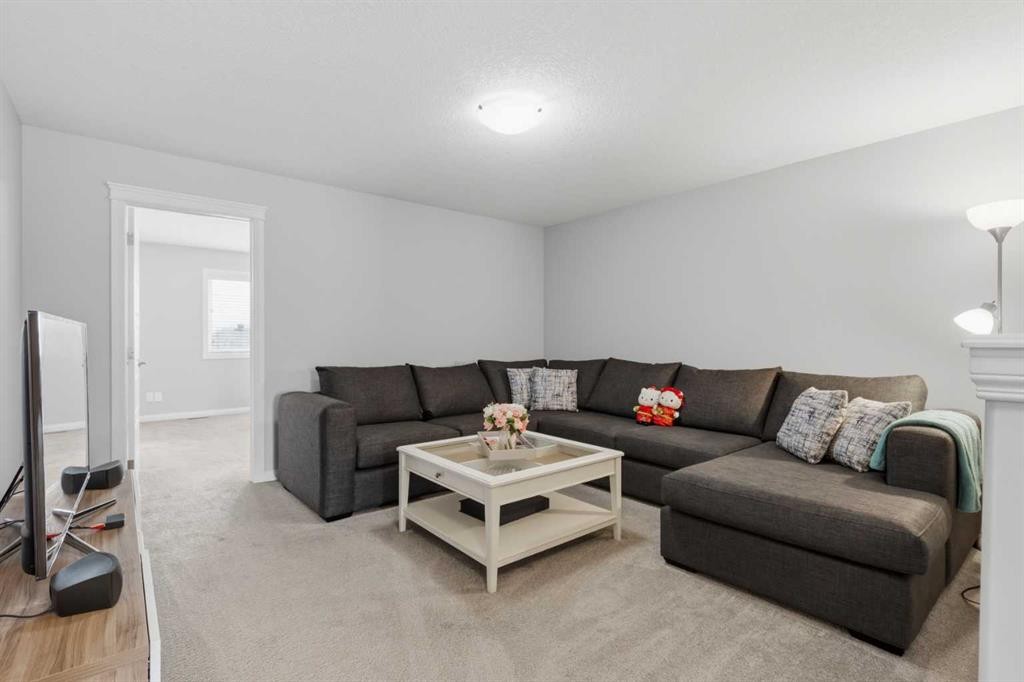 283 Nolanhurst Crescent Nw, Calgary, AB - Indoor Photo Showing Living Room