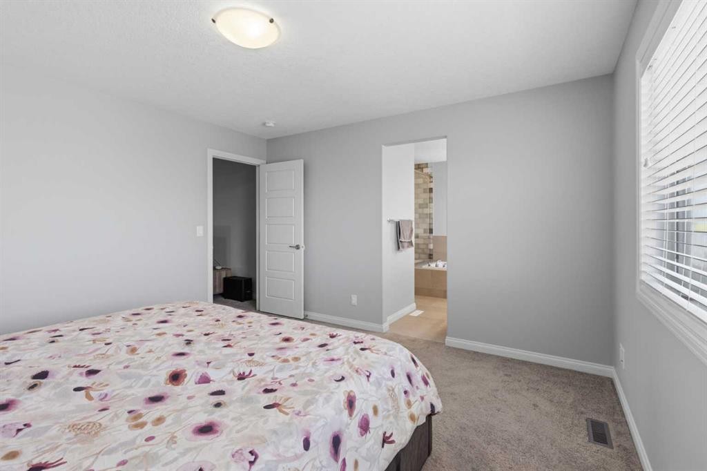 283 Nolanhurst Crescent Nw, Calgary, AB - Indoor Photo Showing Bedroom