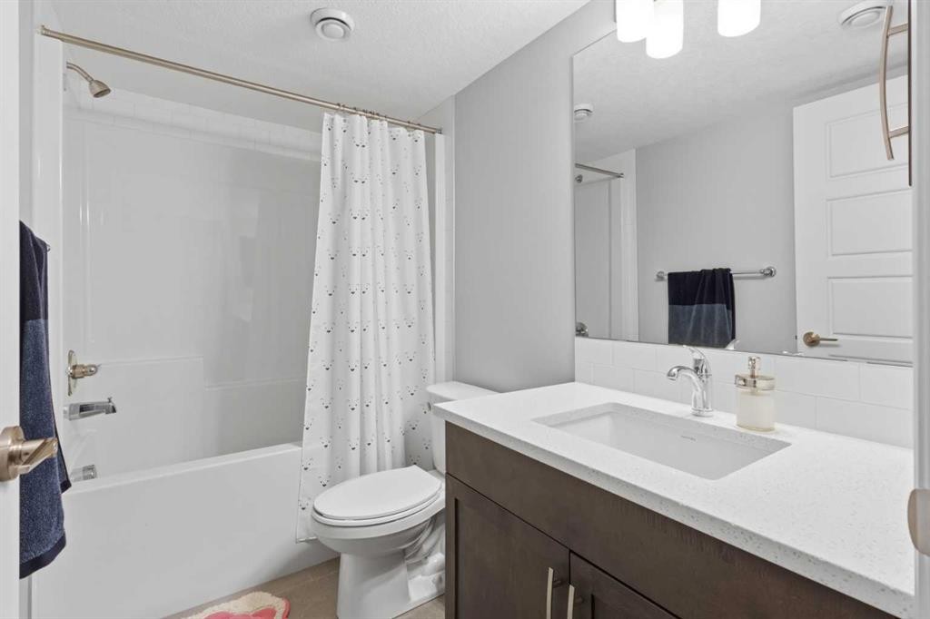 283 Nolanhurst Crescent Nw, Calgary, AB - Indoor Photo Showing Bathroom