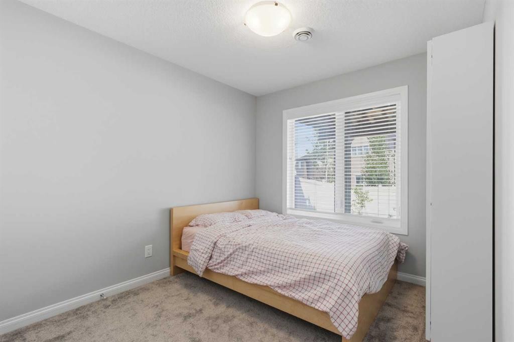 283 Nolanhurst Crescent Nw, Calgary, AB - Indoor Photo Showing Bedroom