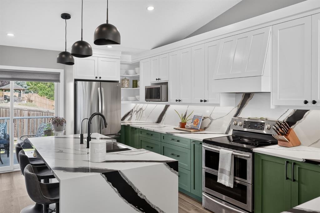 107 Edgevalley Close Nw, Calgary, AB - Indoor Photo Showing Kitchen With Upgraded Kitchen