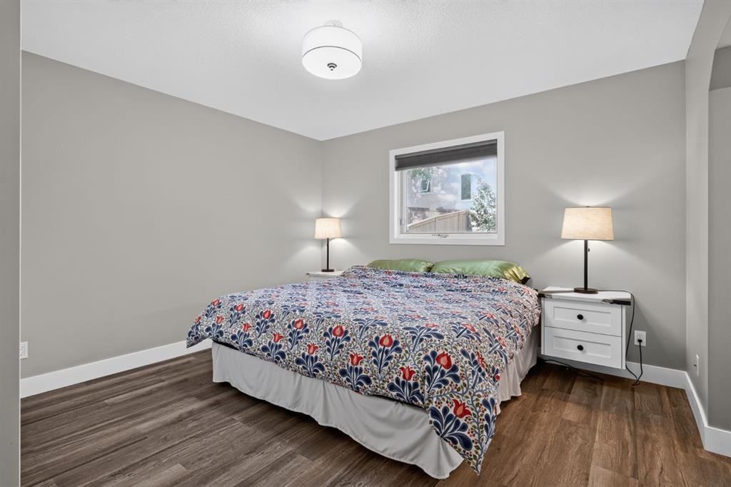 107 Edgevalley Close Nw, Calgary, AB - Indoor Photo Showing Bedroom